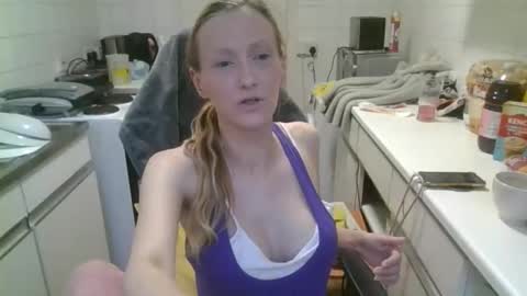 Snapshot of mistressmilly32 chatting on May 20, 7:31 pm mistressmilly32 online show from May 20, 7:31 pm