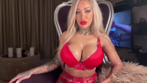 Snapshot of mistresssaida chatting on June 10, 10:30 pm Mistress Saida online show from June 10, 10:30 pm