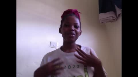 Snapshot of misty_shee chatting on April 22, 9:01 am misty_shee online show from April 22, 9:01 am