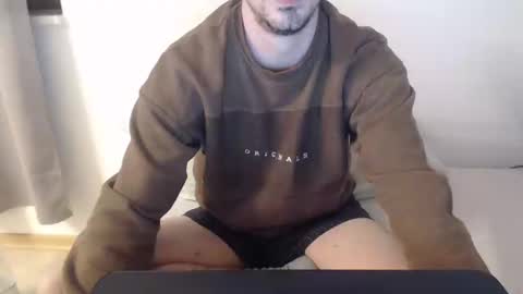 Snapshot of mitsch01 chatting on December 30, 8:15 pm Mitsch online show from December 30, 8:15 pm