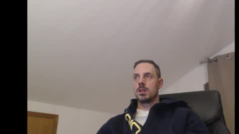 Snapshot of mitsch01 chatting on November 18, 6:56 pm Mitsch online show from November 18, 6:56 pm