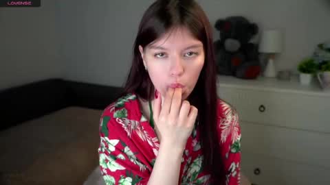 Rosalie online show from March 27, 1:33 am