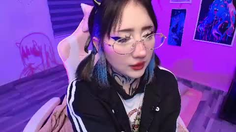 Snapshot of miwaviolet chatting on July 17, 2:51 am Miwa Violet online show from July 17, 2:51 am