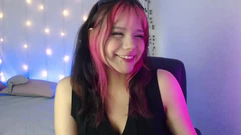 Snapshot of mixie_cute chatting on December 31, 11:06 pm mixie_cute online show from December 31, 11:06 pm