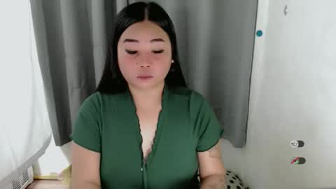 Snapshot of miya_licious chatting on October 4, 7:17 am cassie marie online show from October 4, 7:17 am