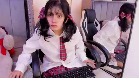 Snapshot of miyu_komori chatting on February 9, 1:04 pm miyu_komori online show from February 9, 1:04 pm