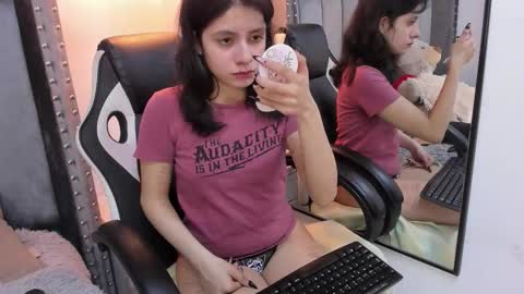 Snapshot of miyu_komori chatting on February 11, 1:27 pm miyu_komori online show from February 11, 1:27 pm