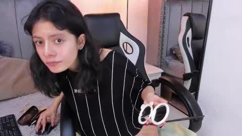 Snapshot of miyu_komori chatting on February 12, 12:44 pm miyu_komori online show from February 12, 12:44 pm