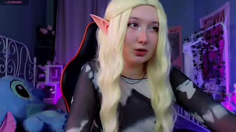 Snapshot of mizukinoyoru chatting on February 14, 8:37 pm Mizuki online show from February 14, 8:37 pm