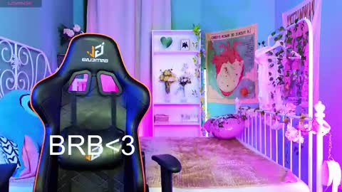 Snapshot of mizukinoyoru chatting on February 17, 12:10 am Mizuki online show from February 17, 12:10 am