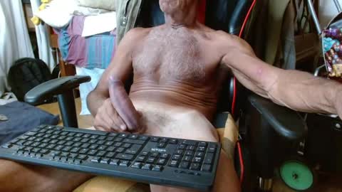 Snapshot of mjmadurengue chatting on December 20, 1:03 am Mario jose online show from December 20, 1:03 am