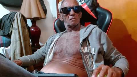 Snapshot of mjmadurengue chatting on January 7, 6:59 am Mario jose online show from January 7, 6:59 am