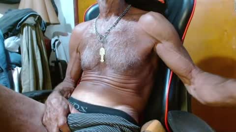 Snapshot of mjmadurengue chatting on January 17, 5:42 am Mario jose online show from January 17, 5:42 am