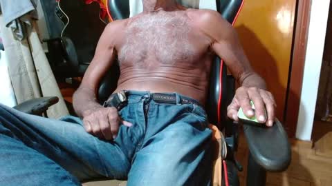 Snapshot of mjmadurengue chatting on January 27, 2:53 am Mario jose online show from January 27, 2:53 am