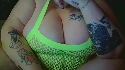Snapshot of mkittenx chatting on April 16, 9:39 pm mkittenx online show from April 16, 9:39 pm