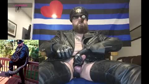Snapshot of mmazsnake chatting on July 31, 11:26 pm SMOKINsnakeEYEZ online show from July 31, 11:26 pm