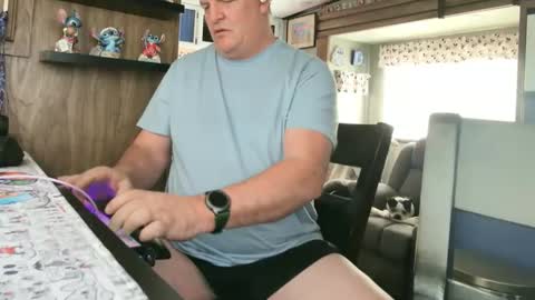 Snapshot of mmmthatsfunnn chatting on May 7, 10:15 pm mmmthatsfunnn online show from May 7, 10:15 pm