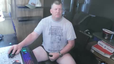 Snapshot of mmmthatsfunnn chatting on May 24, 5:18 pm mmmthatsfunnn online show from May 24, 5:18 pm