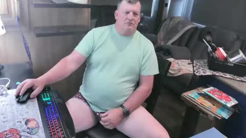 Snapshot of mmmthatsfunnn chatting on May 26, 9:33 pm mmmthatsfunnn online show from May 26, 9:33 pm