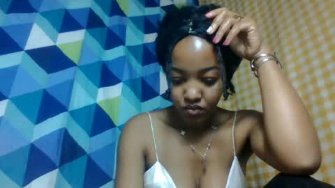mmyriame online show from July 28, 7:39 pm