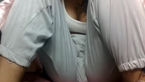 mmyriame online show from August 4, 2:41 pm