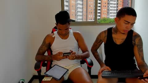 mnell28 online show from April 10, 9:52 pm