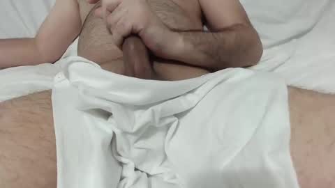 Snapshot of mo0085 chatting on April 12, 9:53 pm Laith online show from April 12, 9:53 pm