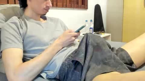 Snapshot of moderdelier chatting on February 10, 7:40 pm DigBreed online show from February 10, 7:40 pm