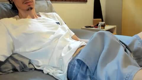 Snapshot of moderdelier chatting on February 16, 1:07 pm DigBreed online show from February 16, 1:07 pm