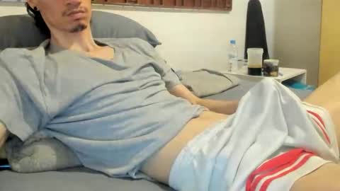 Snapshot of moderdelier chatting on February 24, 12:36 pm DigBreed online show from February 24, 12:36 pm