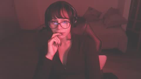 Snapshot of modjo_ chatting on December 5, 5:48 am Modjo online show from December 5, 5:48 am