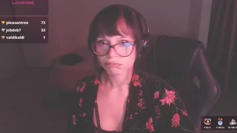 Snapshot of modjo_ chatting on December 21, 6:52 am Modjo online show from December 21, 6:52 am