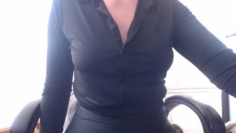 Snapshot of modjo_ chatting on May 28, 9:34 pm Modjo online show from May 28, 9:34 pm