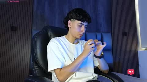 Snapshot of mohamed_malik chatting on May 23, 1:59 pm mohamed_malik online show from May 23, 1:59 pm