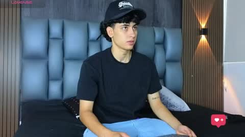 Snapshot of mohamed_malik chatting on May 31, 1:51 pm mohamed_malik online show from May 31, 1:51 pm