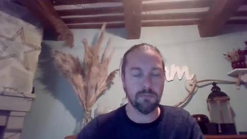 Snapshot of moi9876543210 chatting on January 27, 4:11 pm Julien online show from January 27, 4:11 pm