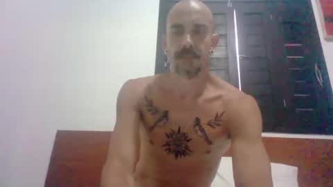 Snapshot of moica84 chatting on February 8, 10:39 am moica84 online show from February 8, 10:39 am