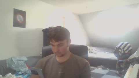 Snapshot of moistbreadstick chatting on June 17, 4:08 pm moistbreadstick online show from June 17, 4:08 pm