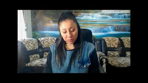 Snapshot of moistmady chatting on October 17, 6:16 am moistmady online show from October 17, 6:16 am