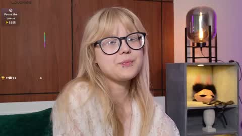Snapshot of moliqin chatting on June 7, 7:45 am moliqin online show from June 7, 7:45 am