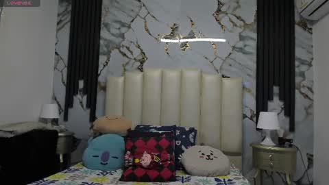 Snapshot of molliebue1 chatting on July 13, 12:08 pm Hey Guys Im Mollie online show from July 13, 12:08 pm