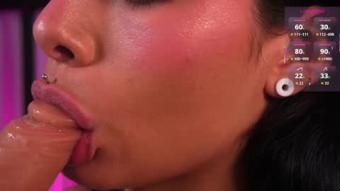 Molly online show from April 6, 8:10 pm