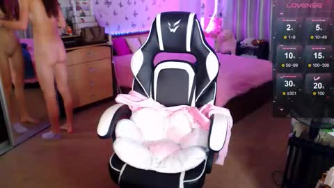 Molly Prvt is open online show from September 15, 11:21 am