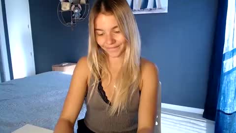 Snapshot of molly_bell chatting on January 14, 1:49 pm Molly online show from January 14, 1:49 pm