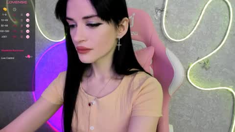 Snapshot of molly_crystall chatting on April 21, 4:19 am Molly - online show from April 21, 4:19 am