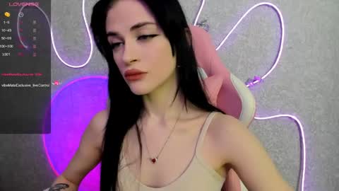 Snapshot of molly_crystall chatting on May 24, 3:22 am Molly - online show from May 24, 3:22 am