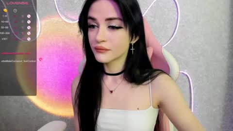 Snapshot of molly_crystall chatting on June 11, 2:22 am Molly - online show from June 11, 2:22 am