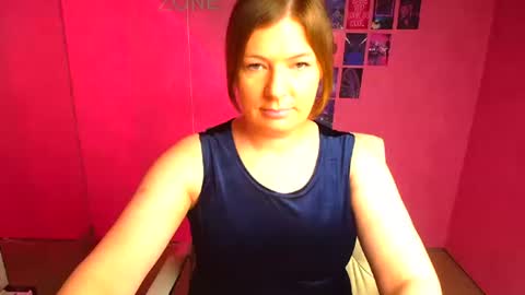 Snapshot of molly_mis chatting on May 2, 11:48 am Molly online show from May 2, 11:48 am
