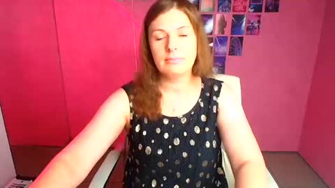 Snapshot of molly_mis chatting on July 1, 11:45 am Molly online show from July 1, 11:45 am