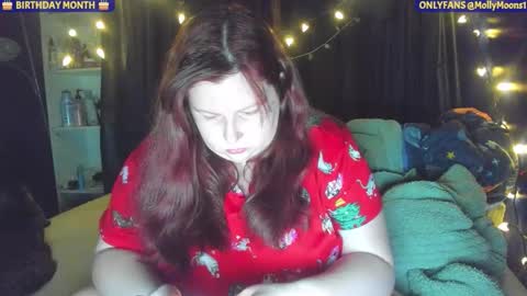 molly_moons online show from December 15, 9:52 pm